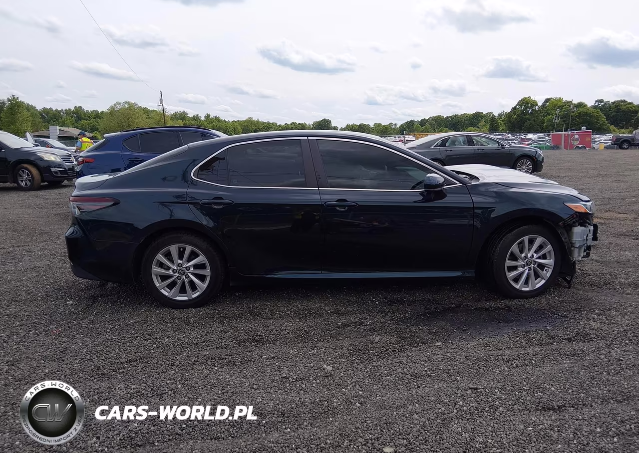2021 Toyota Camry Le VIN:4T1C11AK6MU440718 - 14
