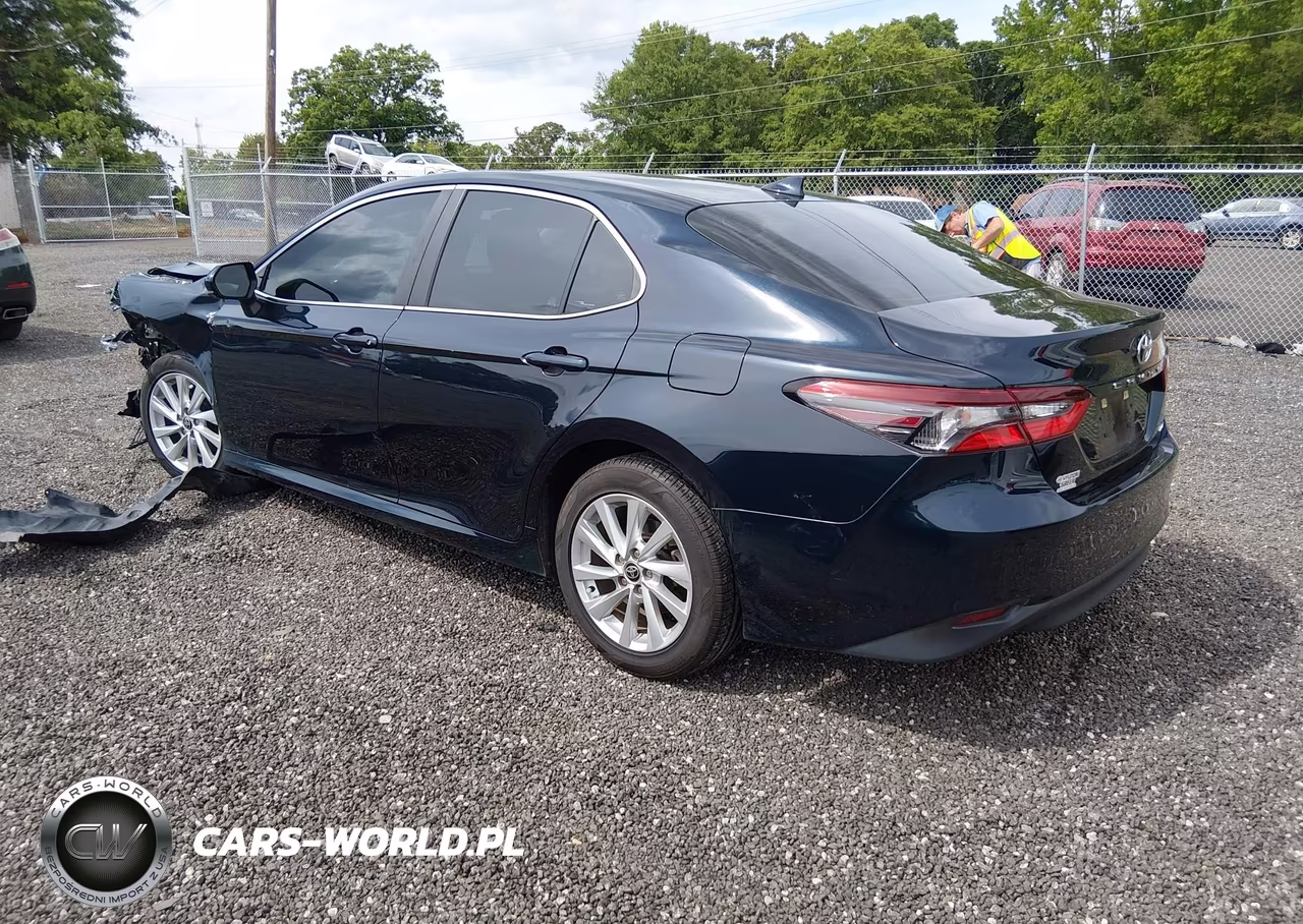 2021 Toyota Camry Le VIN:4T1C11AK6MU440718 - 3