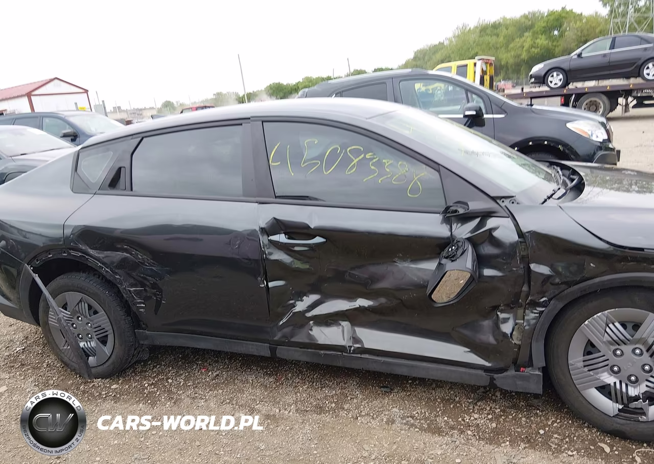 2025 Kia K4 Lx VIN:3KPFT4DE8SE079457 - 13