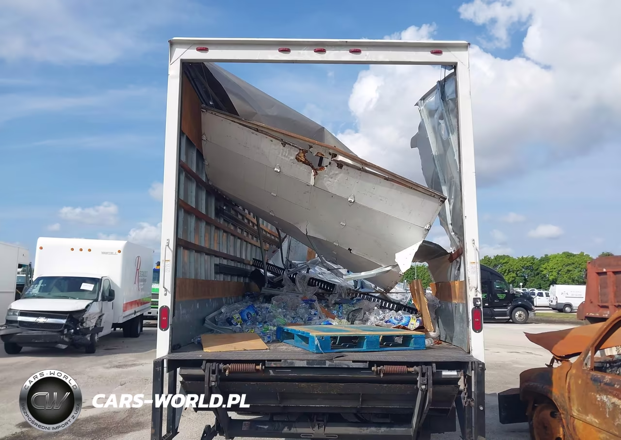 2018 Freightliner M2 106 VIN:3ALACWFC1JDJR5328 - 17