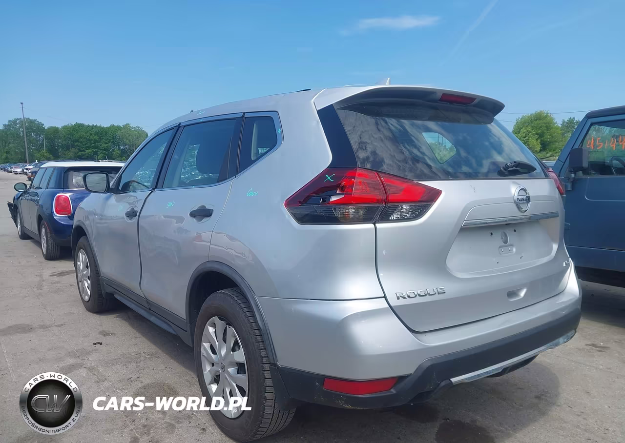 2018 Nissan Rogue S VIN:KNMAT2MV4JP514617 - 3