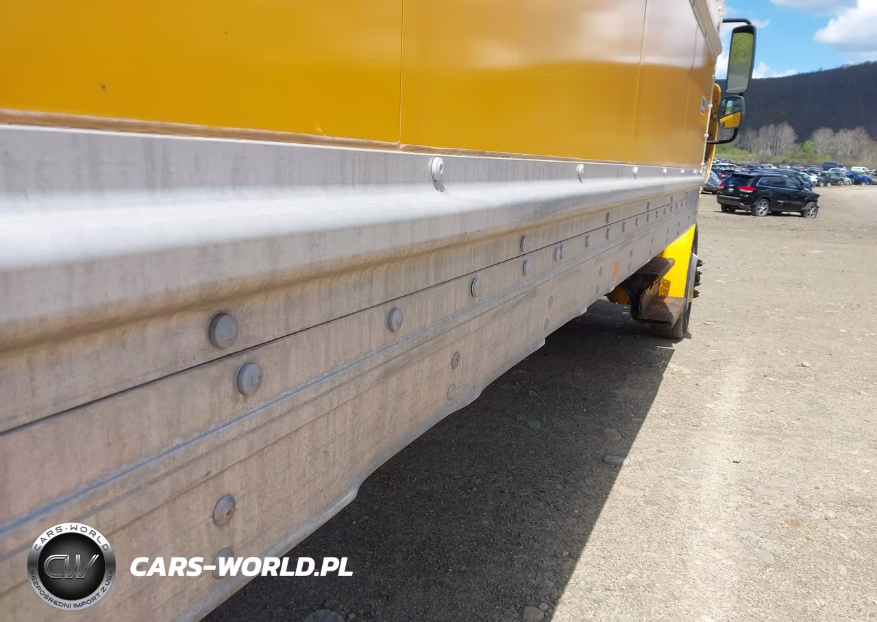 2019 Freightliner M2 106 VIN:1FVACWFCXKHKB8967 - 17