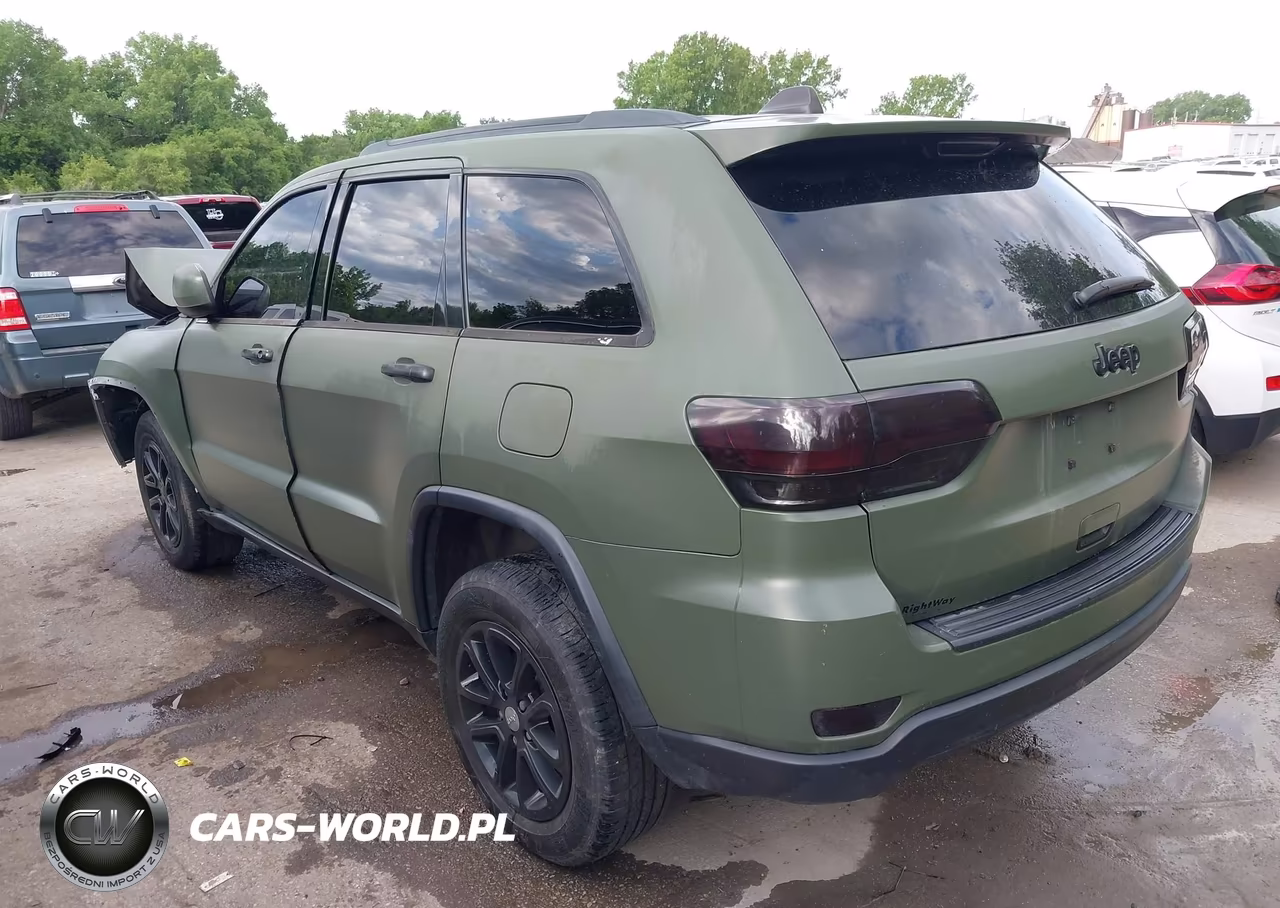 2015 Jeep Grand Cherokee Laredo VIN:1C4RJFAG5FC950817 - 3