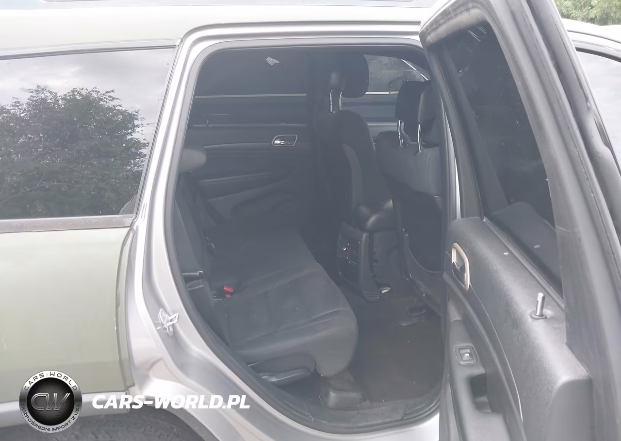 2015 Jeep Grand Cherokee Laredo VIN:1C4RJFAG5FC950817 - 8