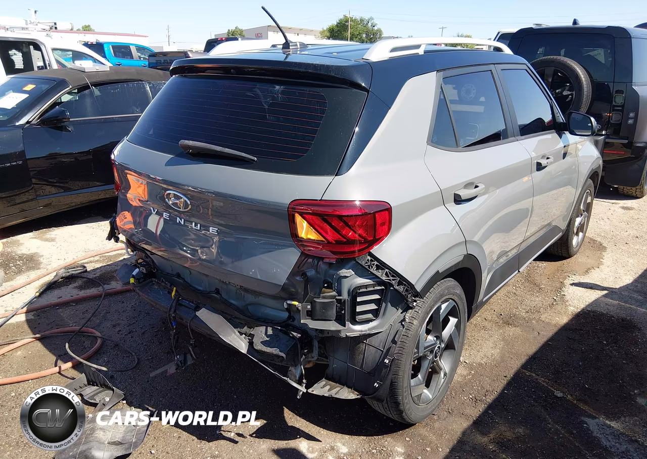 2023 Hyundai Venue Limited VIN:KMHRC8A35PU213790 - 4