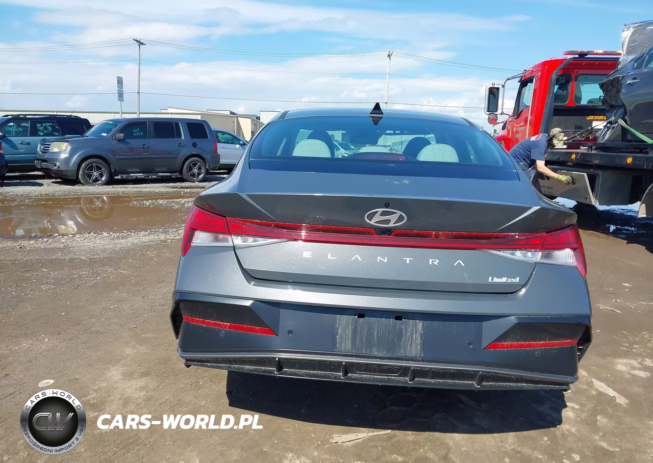 2024 Hyundai Elantra Limited VIN:KMHLP4DG8RU841394 - 17