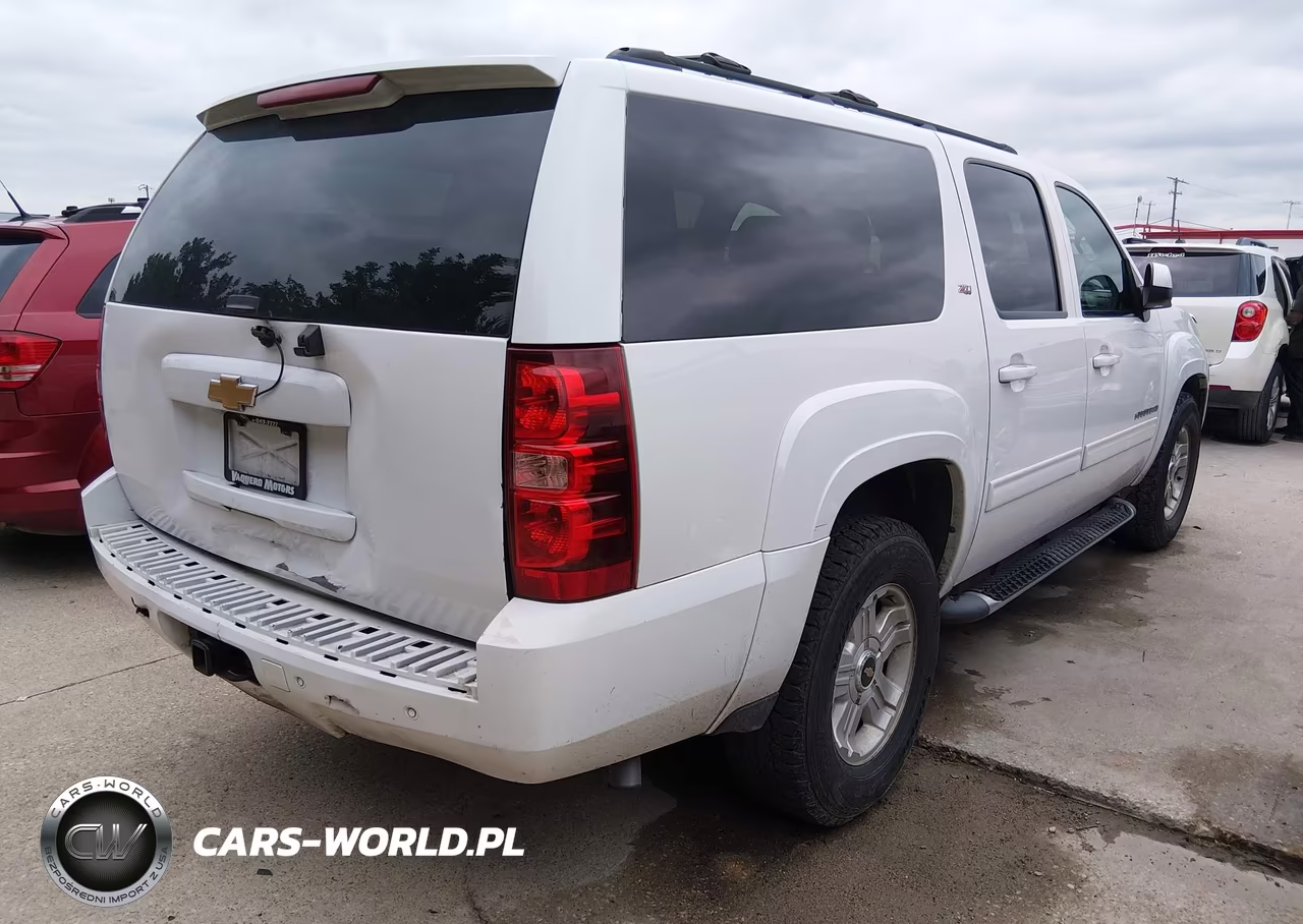 2013 Chevrolet Suburban 1500 Lt VIN:1GNSKJE77DR260497 - 4