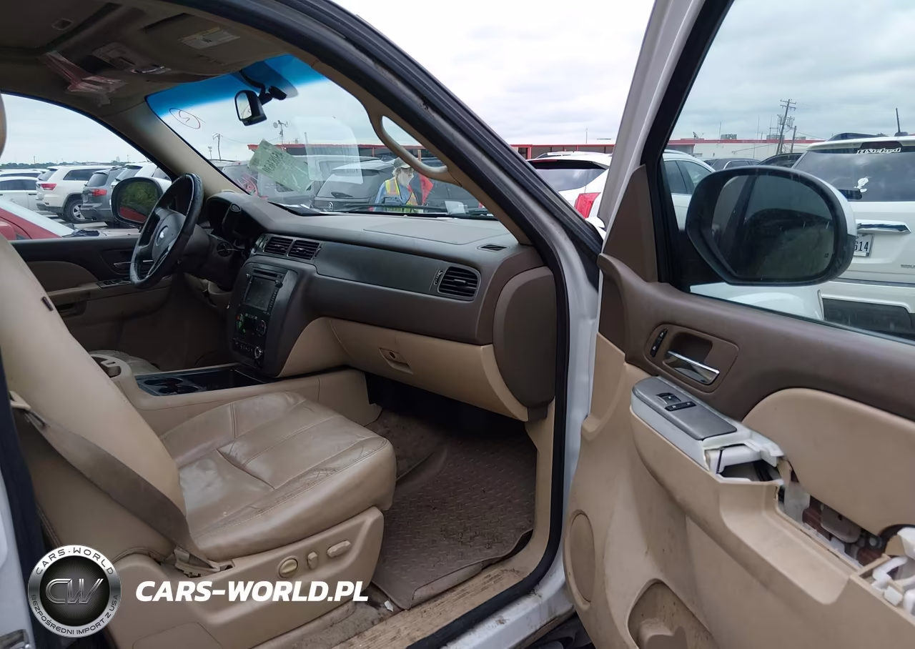 2013 Chevrolet Suburban 1500 Lt VIN:1GNSKJE77DR260497 - 5