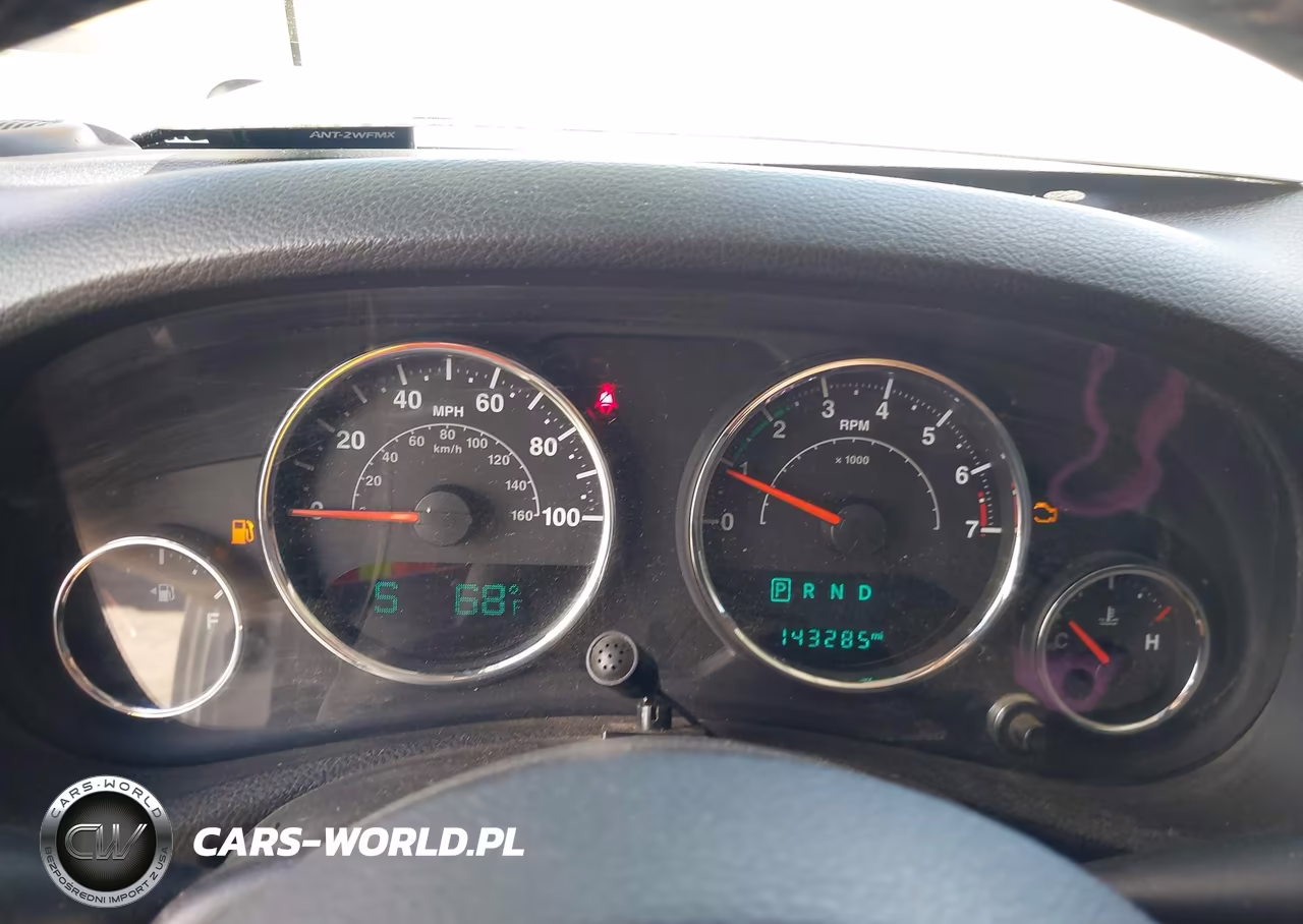 2015 Jeep Wrangler Unlimited Sport VIN:1C4BJWDGXFL747760 - 7