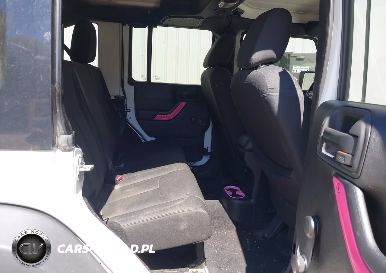 2015 Jeep Wrangler Unlimited Sport VIN:1C4BJWDGXFL747760 - 8
