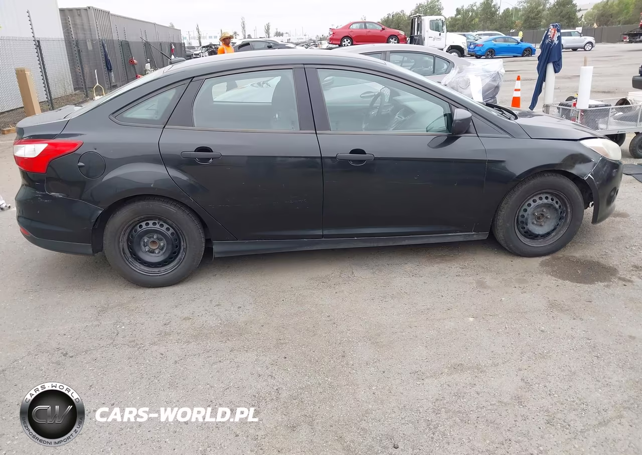 2014 Ford Focus S VIN:1FADP3E22EL341923 - 14