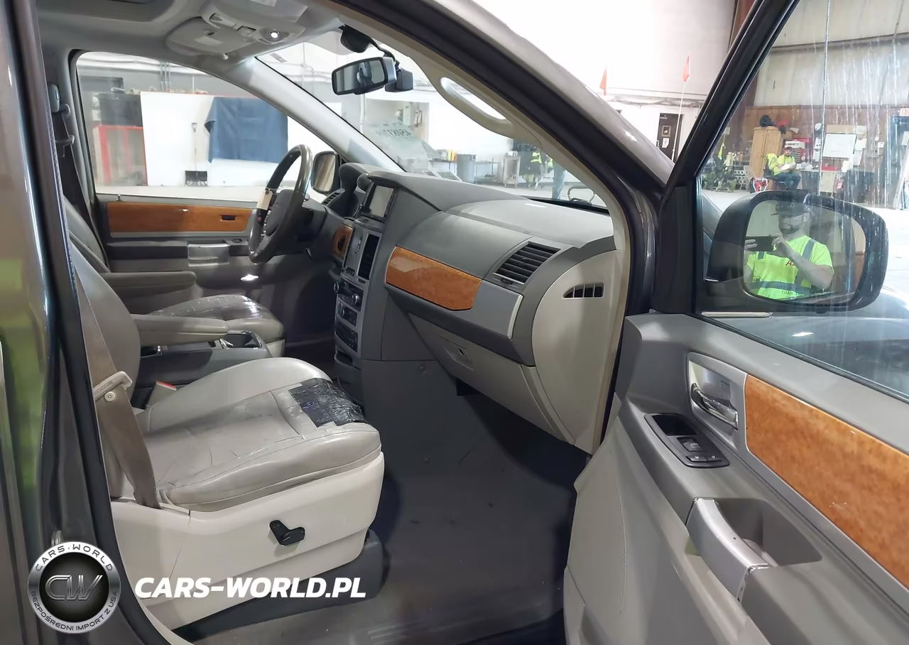 2010 Chrysler Town & Country New Limited VIN:2A4RR7DX2AR322279 - 5