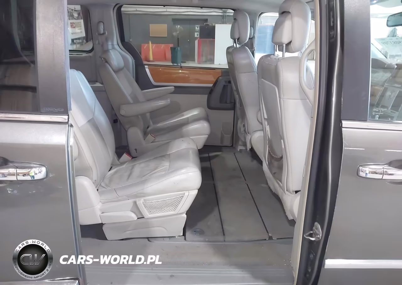 2010 Chrysler Town & Country New Limited VIN:2A4RR7DX2AR322279 - 8