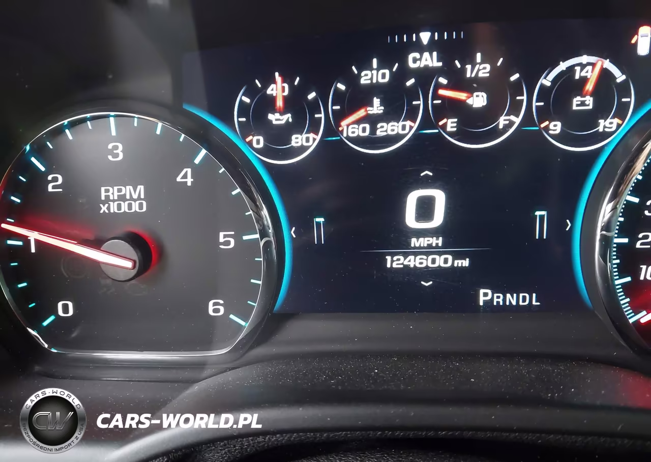 2018 Chevrolet Tahoe Premier VIN:1GNSKCKC5JR221092 - 16