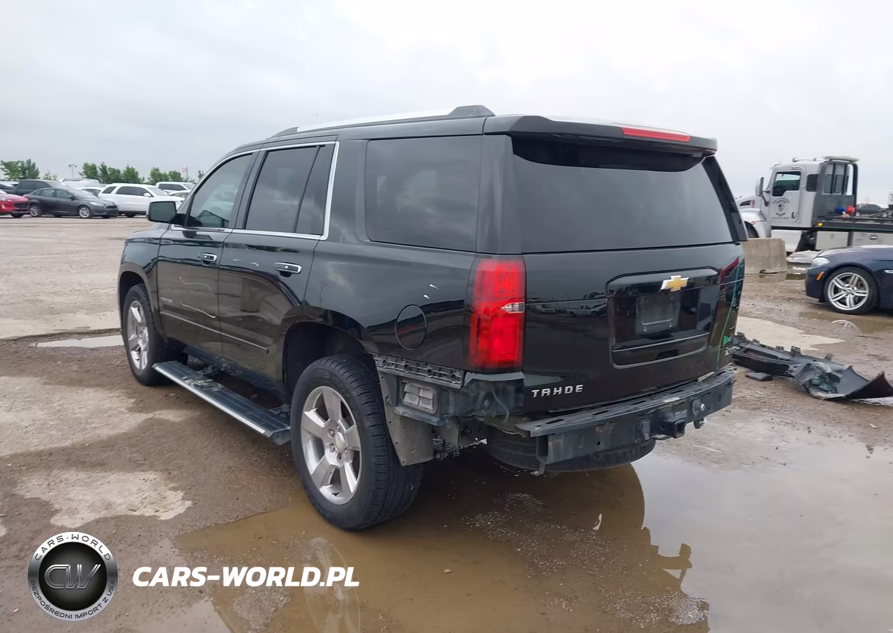 2018 Chevrolet Tahoe Premier VIN:1GNSKCKC5JR221092 - 3
