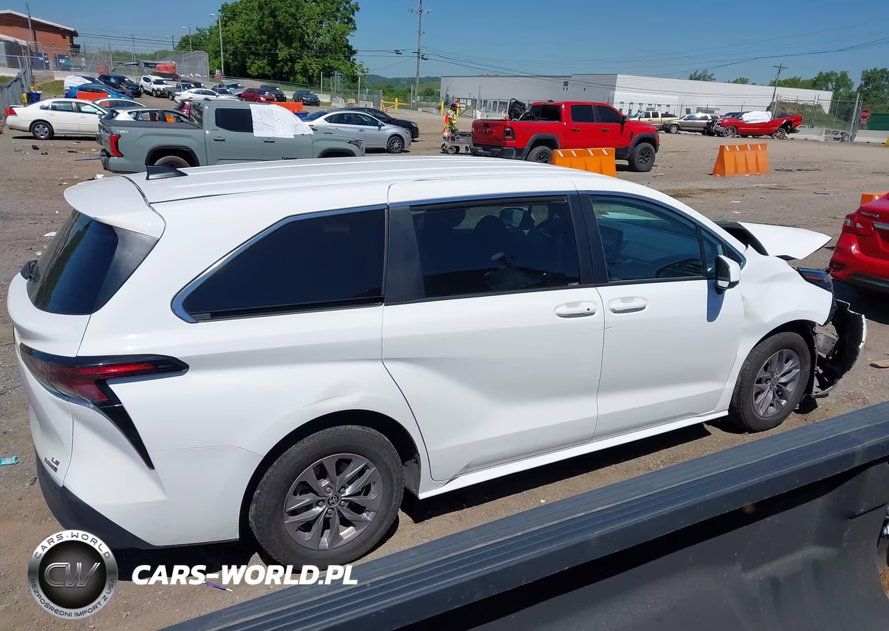 2023 Toyota Sienna Le VIN:5TDKRKEC1PS165589 - 13