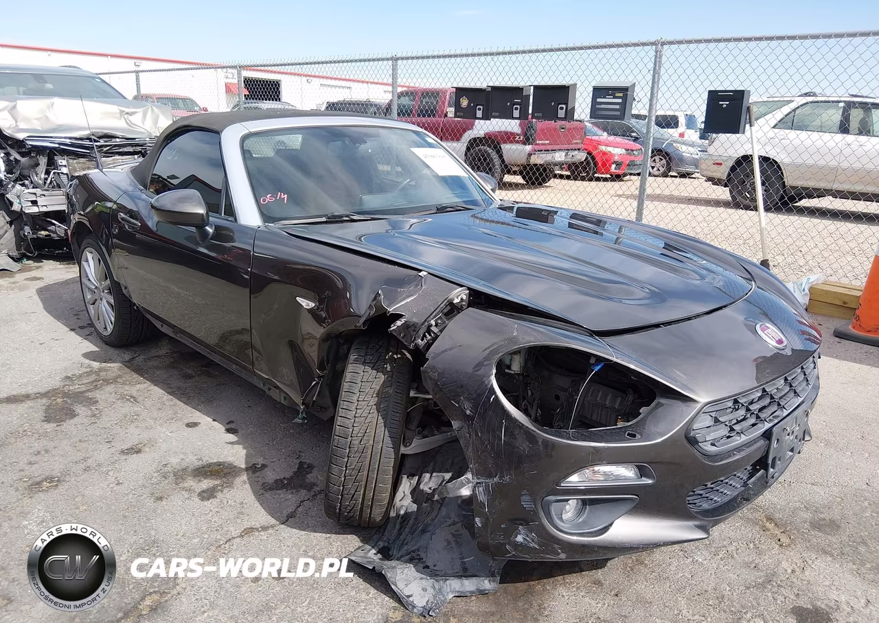 2017 Fiat 124 Spider Lusso – zdjęcie 1 z 17