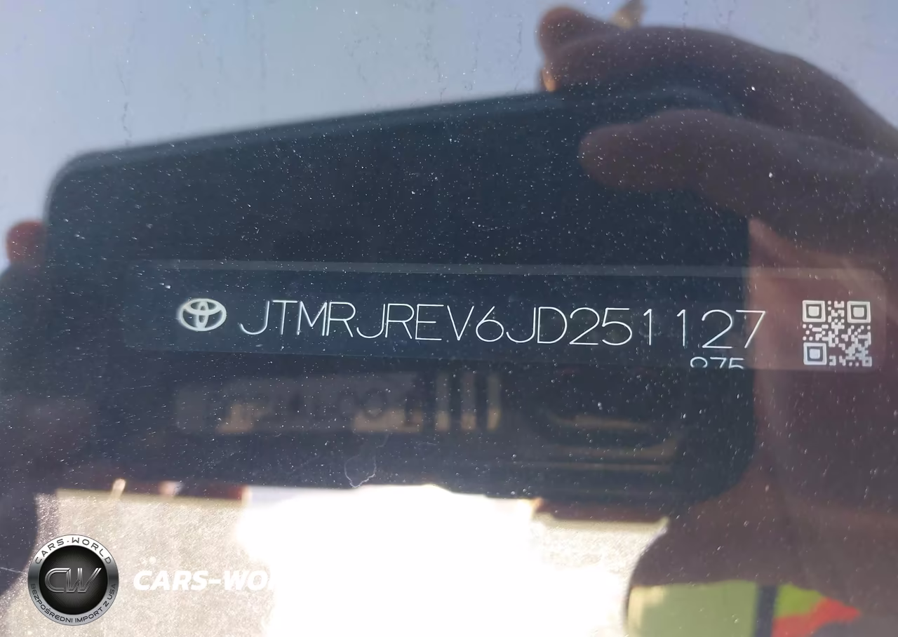 2018 Toyota Rav4 Hybrid Xle VIN:JTMRJREV6JD251127 - 9