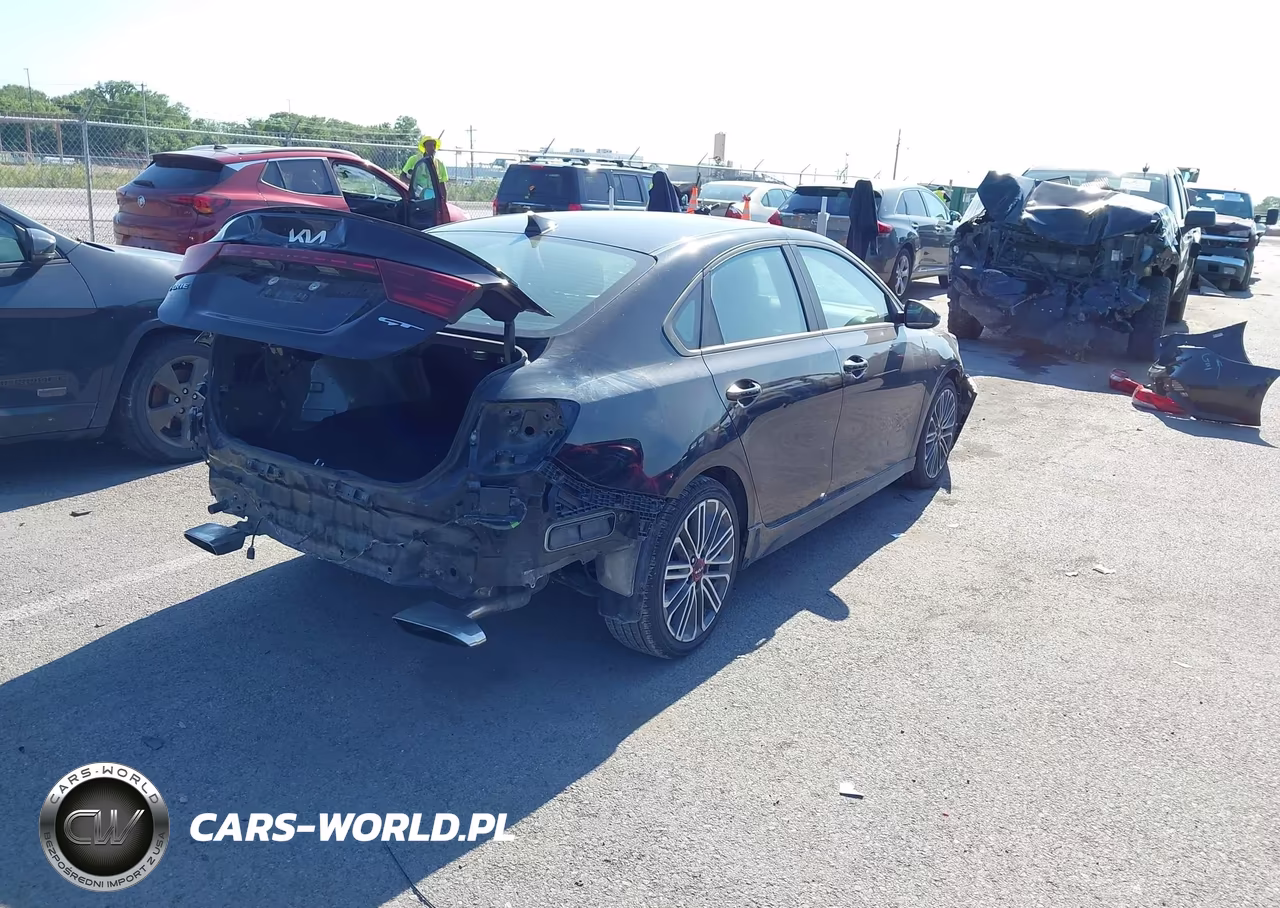 2022 Kia Forte Gt VIN:3KPF44AC8NE500131 - 4