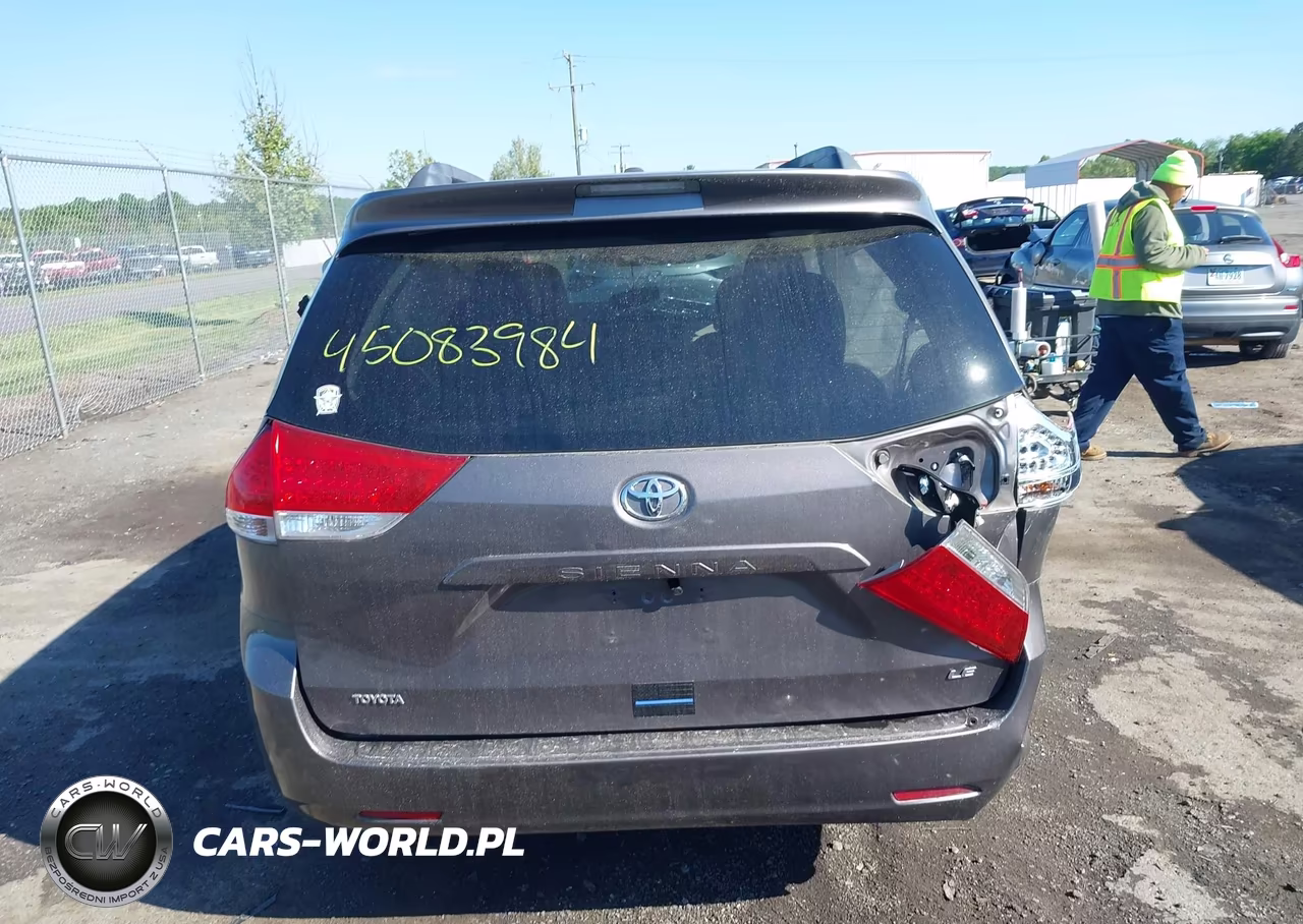 2011 Toyota Sienna Le V6 VIN:5TDKK3DC2BS031940 - 16