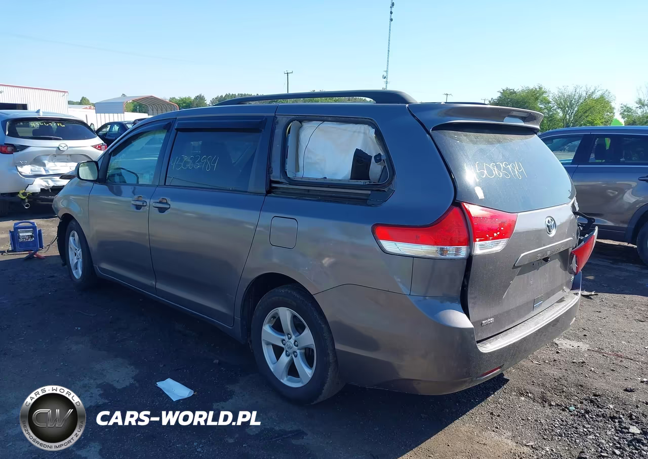2011 Toyota Sienna Le V6 VIN:5TDKK3DC2BS031940 - 3