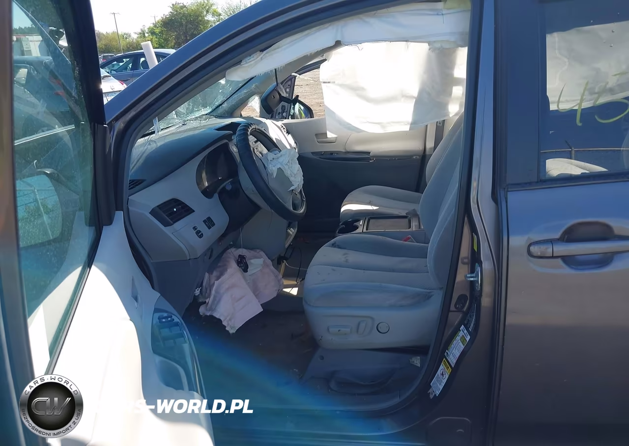 2011 Toyota Sienna Le V6 VIN:5TDKK3DC2BS031940 - 5