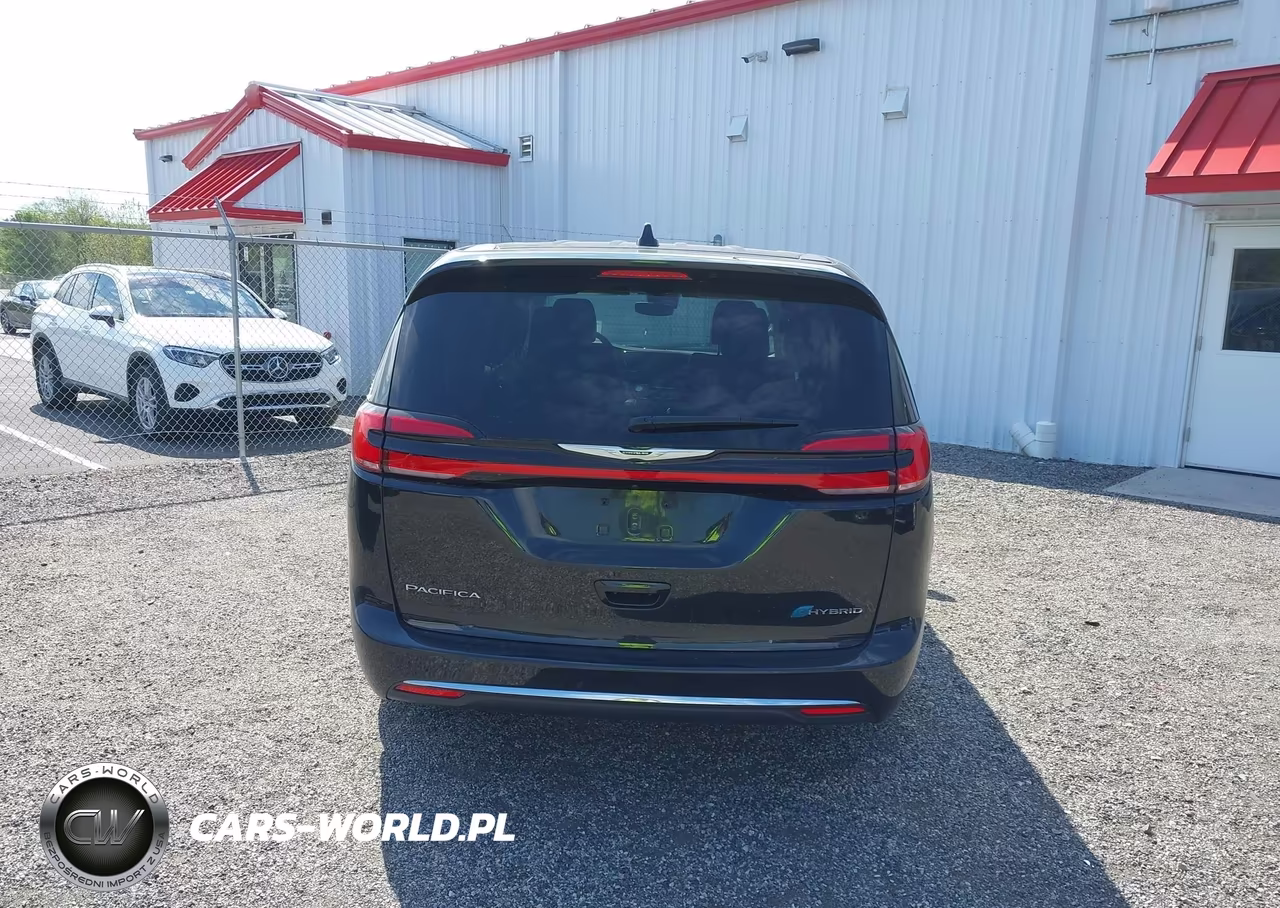 2022 Chrysler Pacifica Hybrid Touring L VIN:2C4RC1L72NR222050 - 20