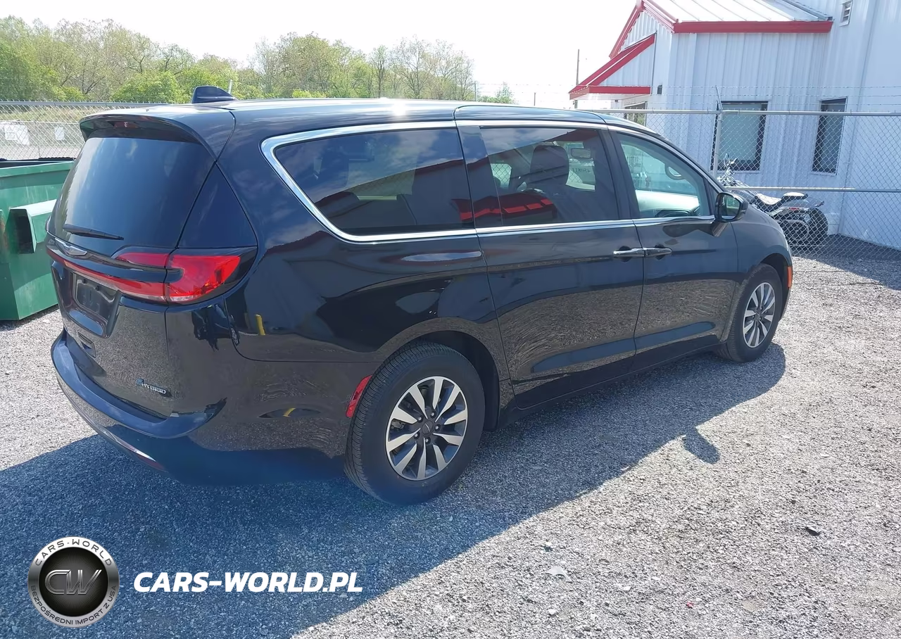 2022 Chrysler Pacifica Hybrid Touring L VIN:2C4RC1L72NR222050 - 4