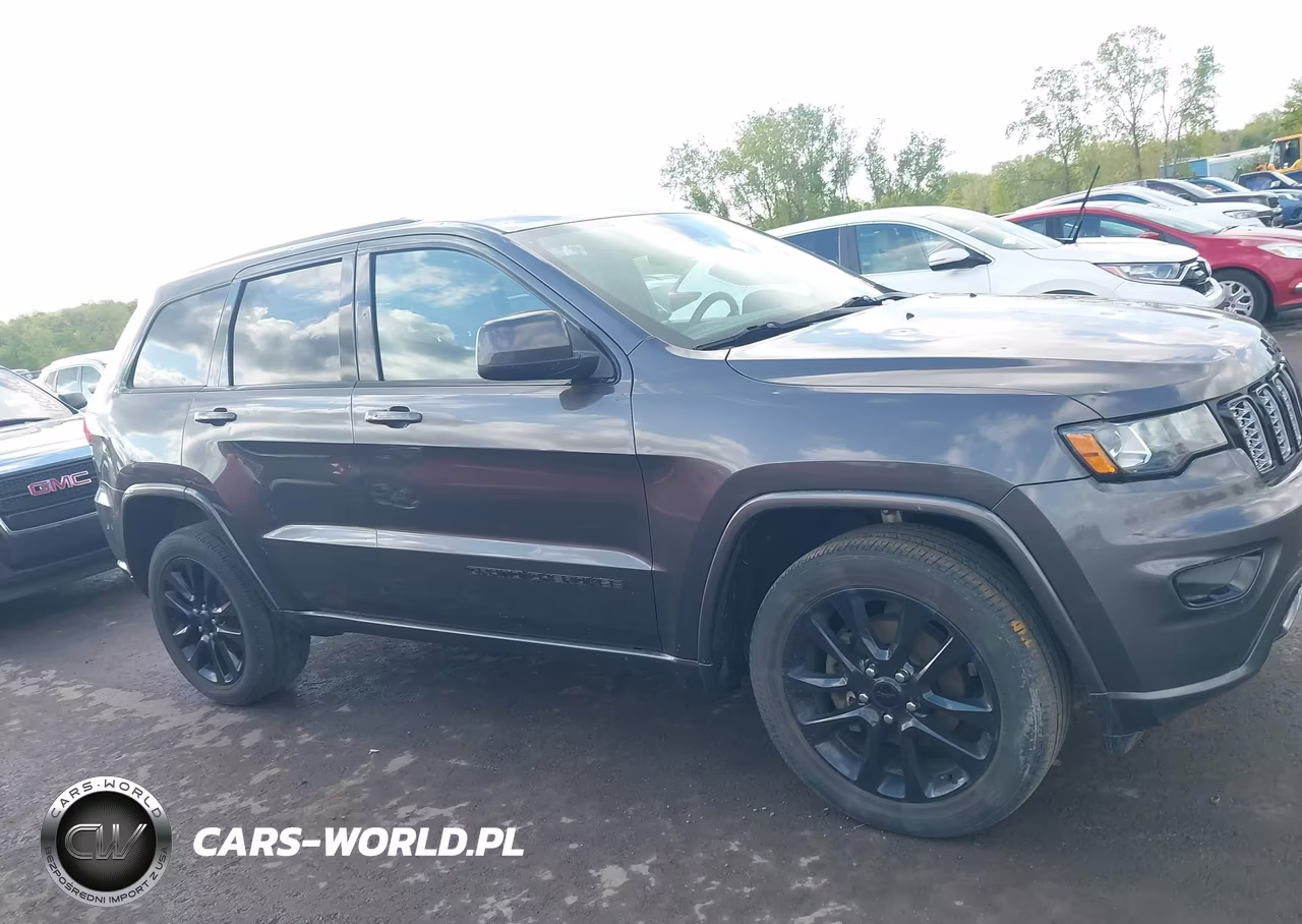 2017 Jeep Grand Cherokee Altitude 4X4 VIN:1C4RJFAG3HC767953 - 13