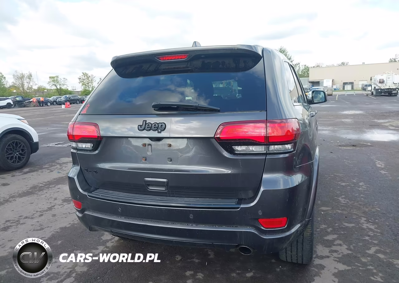 2017 Jeep Grand Cherokee Altitude 4X4 VIN:1C4RJFAG3HC767953 - 16