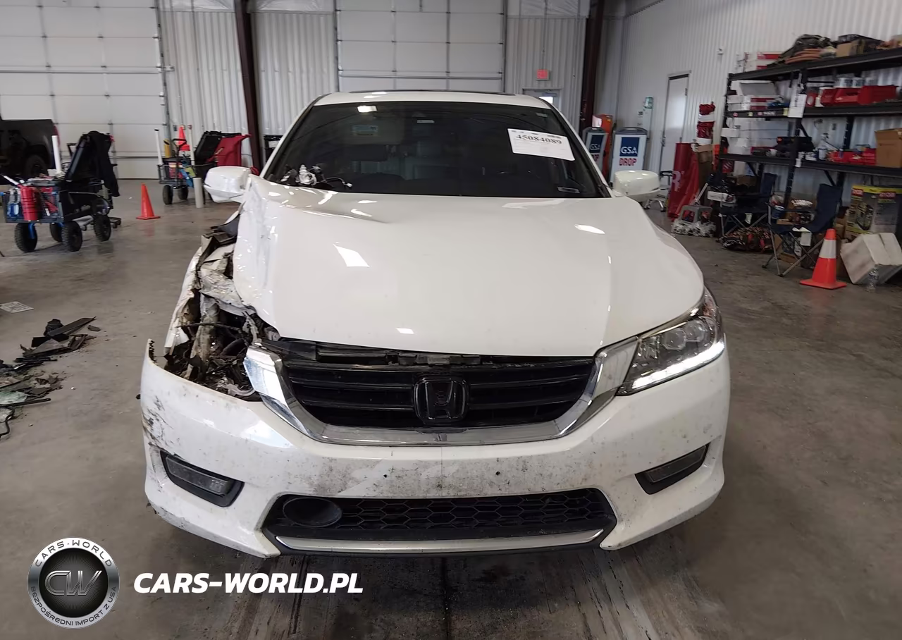 2015 Honda Accord Touring VIN:1HGCR3F99FA009889 - 12