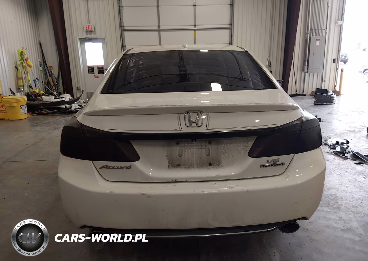 2015 Honda Accord Touring VIN:1HGCR3F99FA009889 - 16