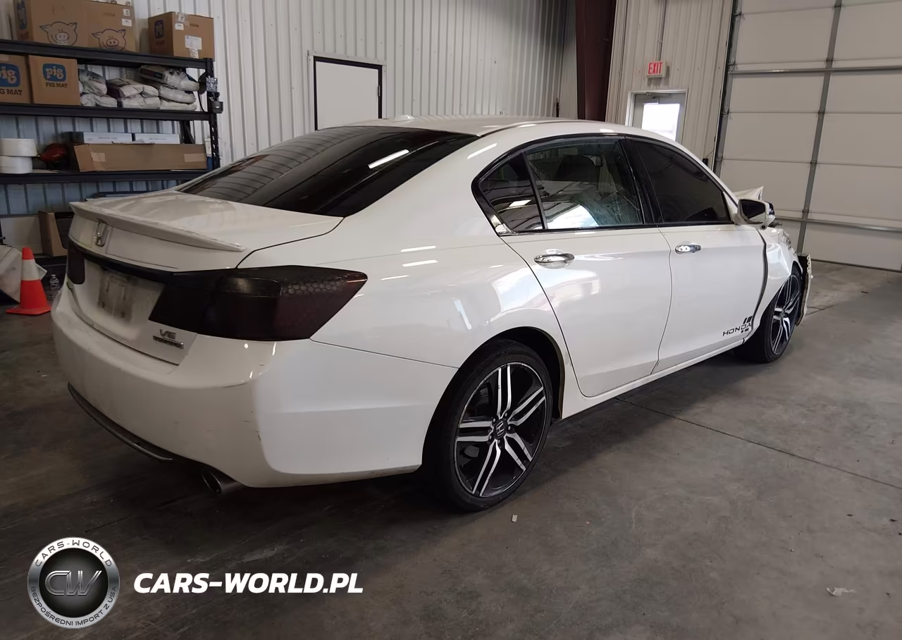 2015 Honda Accord Touring VIN:1HGCR3F99FA009889 - 4