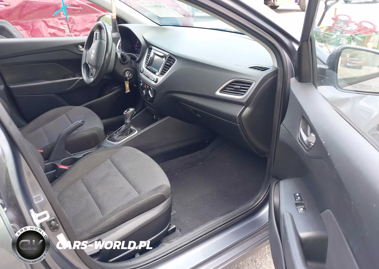 2019 Hyundai Accent Se VIN:3KPC24A33KE076698 - 5