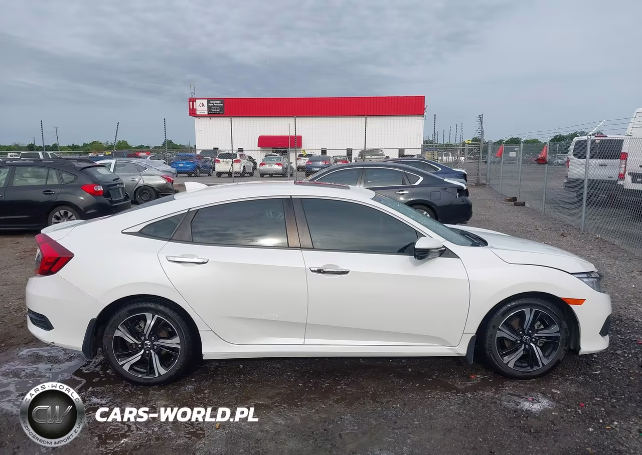 2017 Honda Civic Touring VIN:19XFC1F95HE032152 - 13