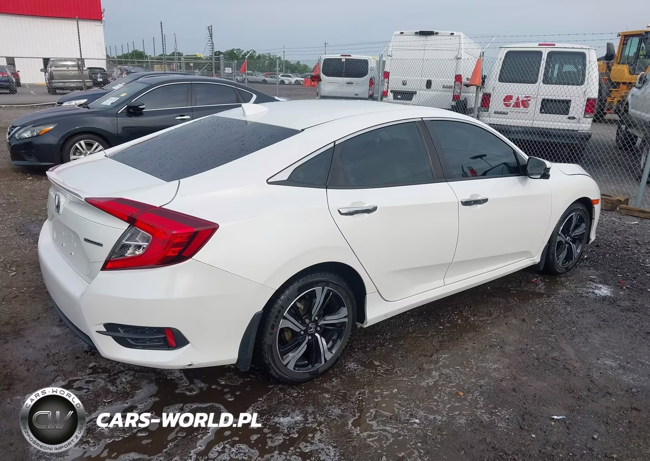 2017 Honda Civic Touring VIN:19XFC1F95HE032152 - 4