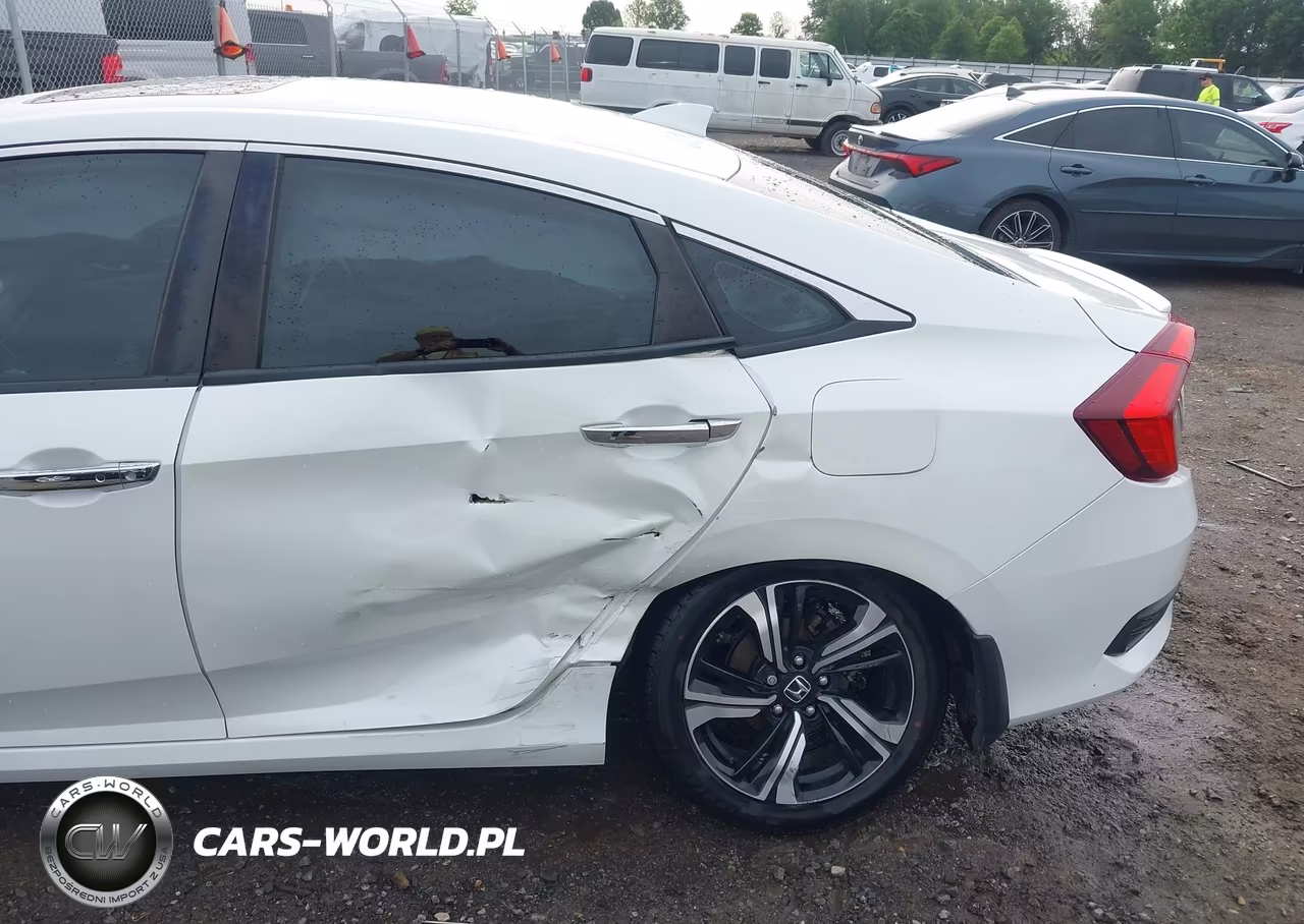 2017 Honda Civic Touring VIN:19XFC1F95HE032152 - 6