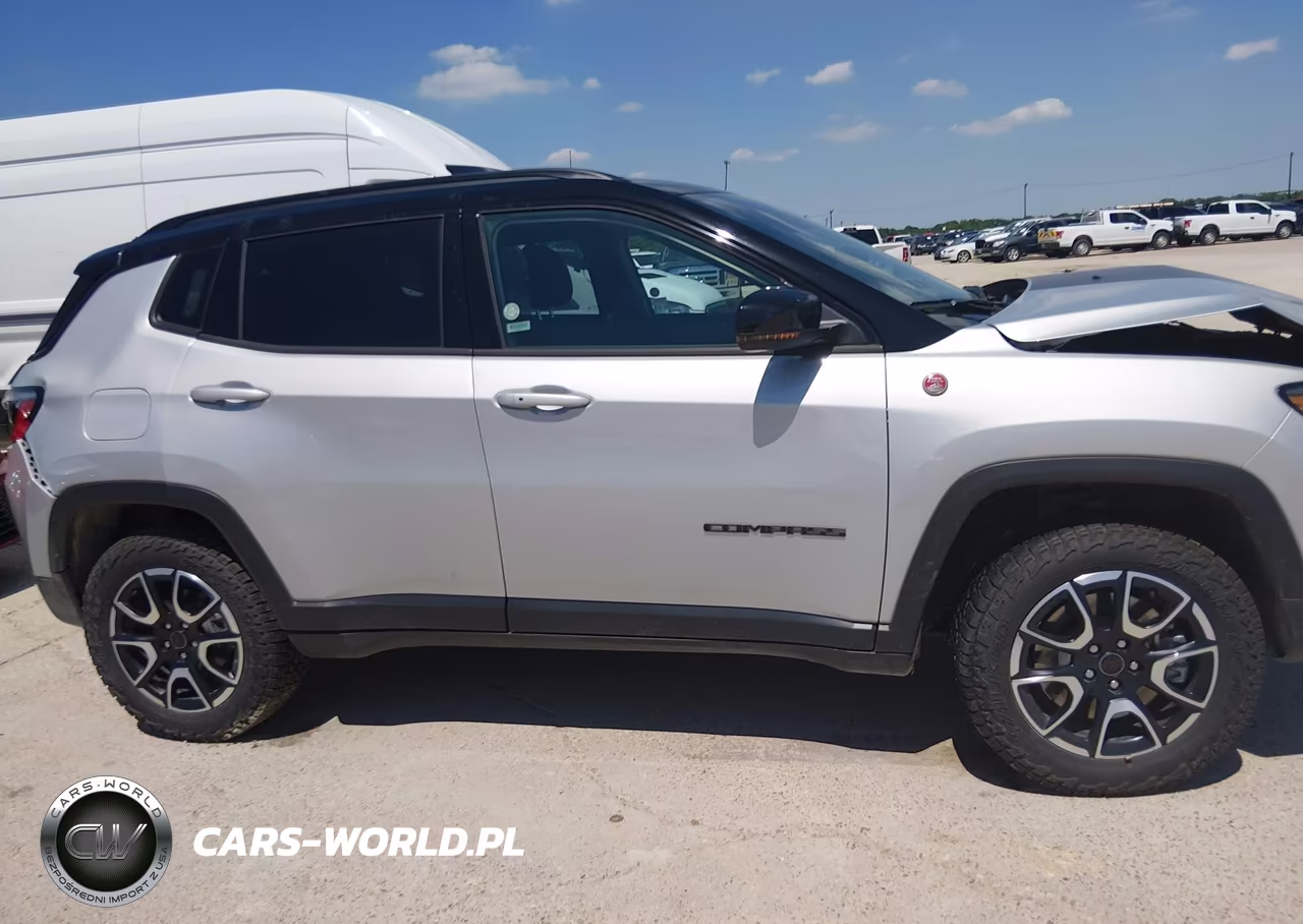 2025 Jeep Compass Trailhawk 4X4 VIN:3C4NJDDN6ST621815 - 13
