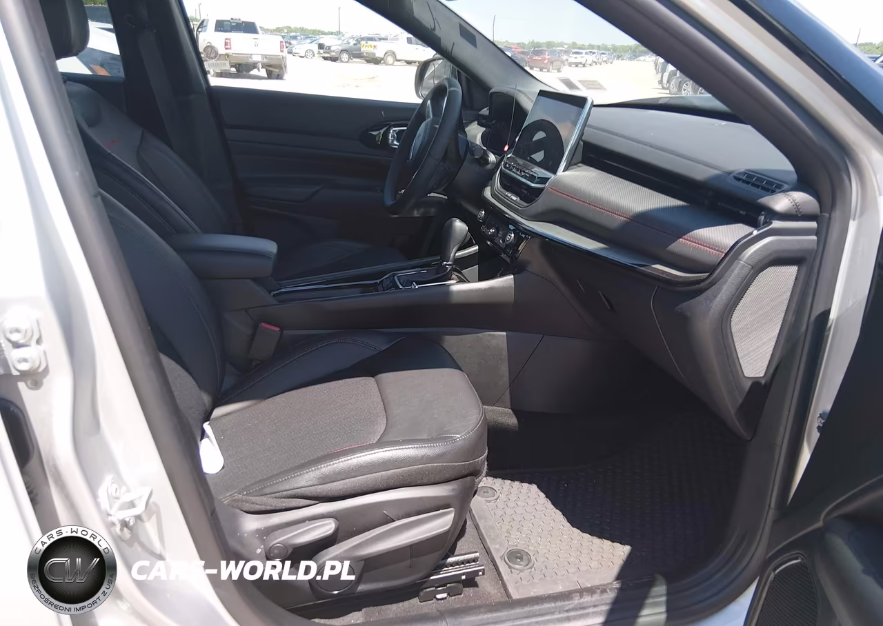2025 Jeep Compass Trailhawk 4X4 VIN:3C4NJDDN6ST621815 - 5