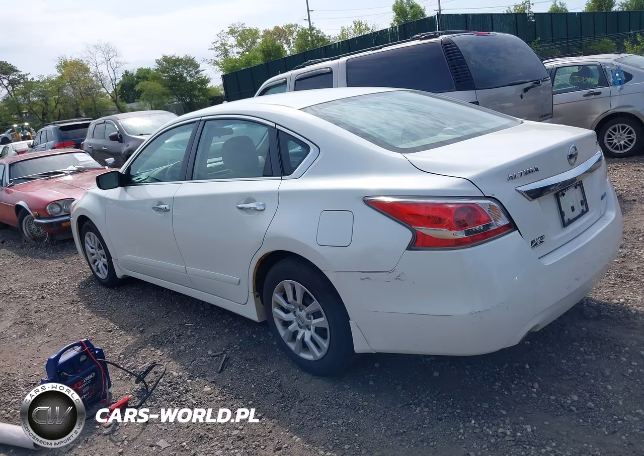 2014 Nissan Altima 2.5 S VIN:1N4AL3AP8EN349397 - 3
