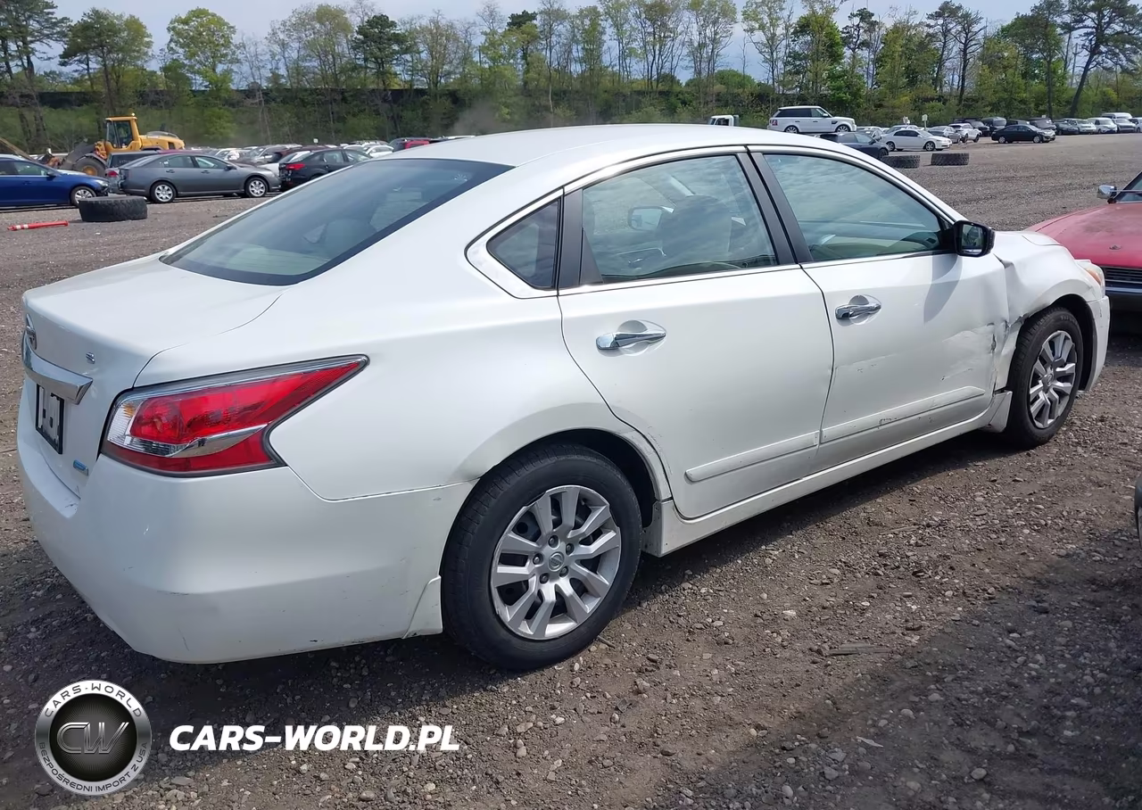 2014 Nissan Altima 2.5 S VIN:1N4AL3AP8EN349397 - 4