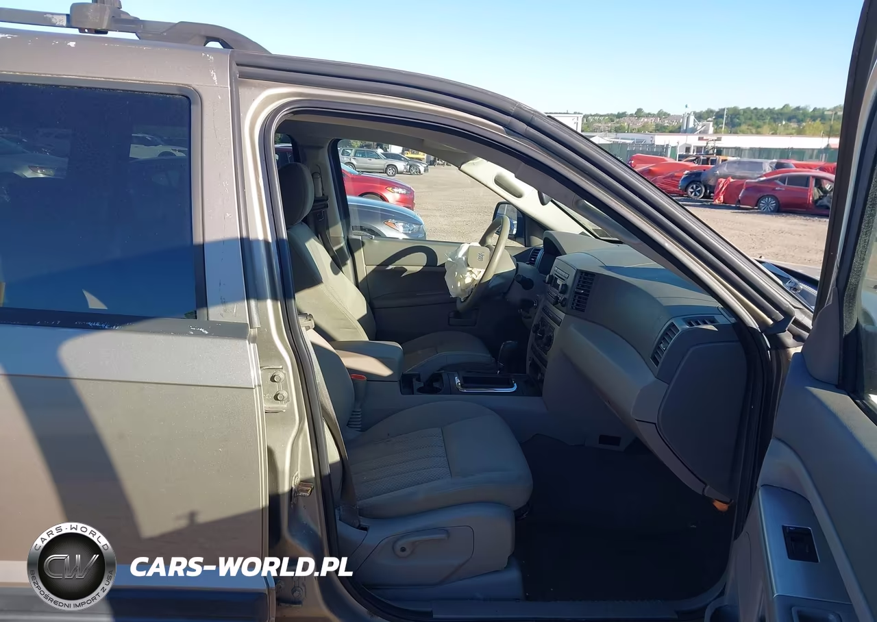 2005 Jeep Grand Cherokee Laredo VIN:1J4GR48K75C691173 - 5