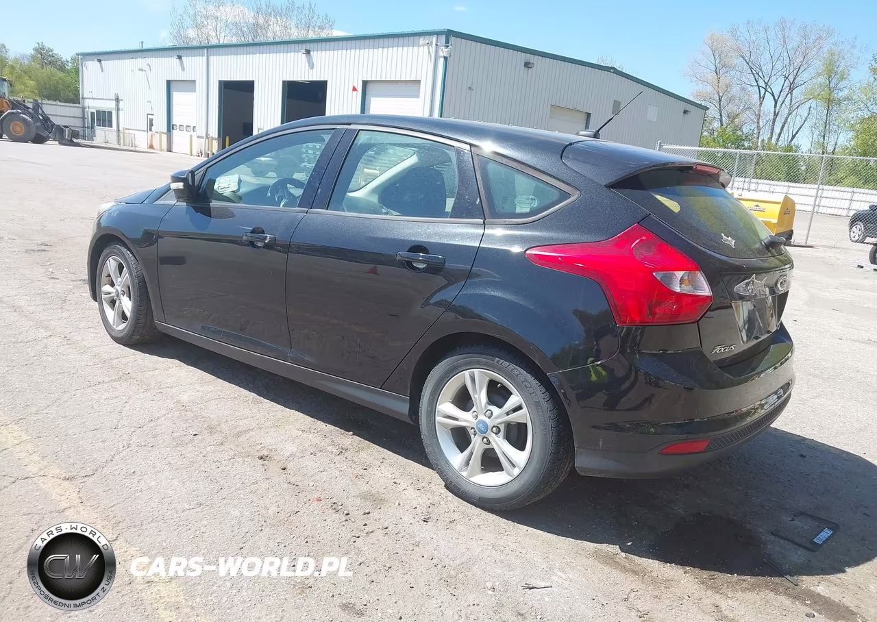 2014 Ford Focus Se VIN:1FADP3K26EL174647 - 3