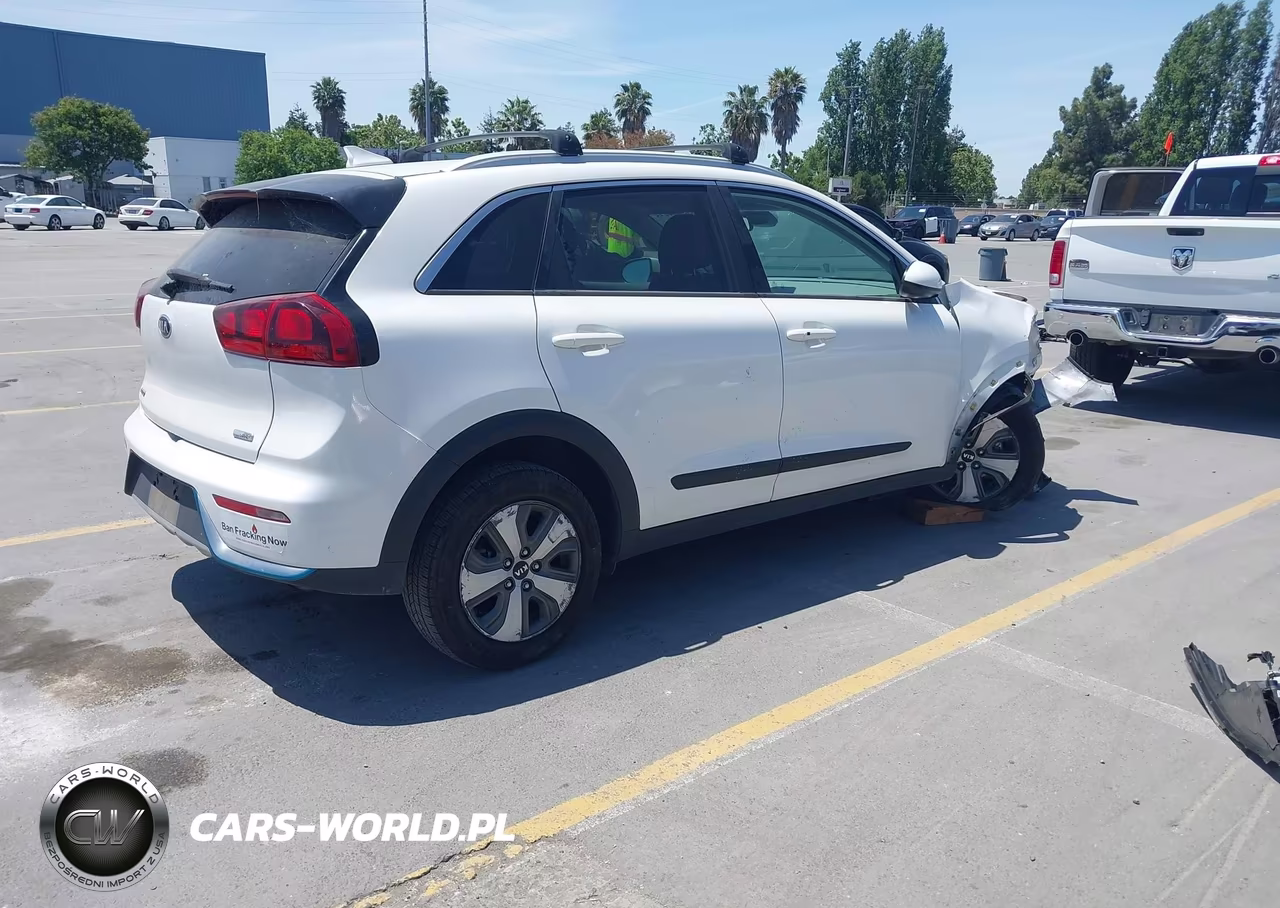 2019 Kia Niro Plug-In Hybrid Lx VIN:KNDCM3LDXK5325567 - 4