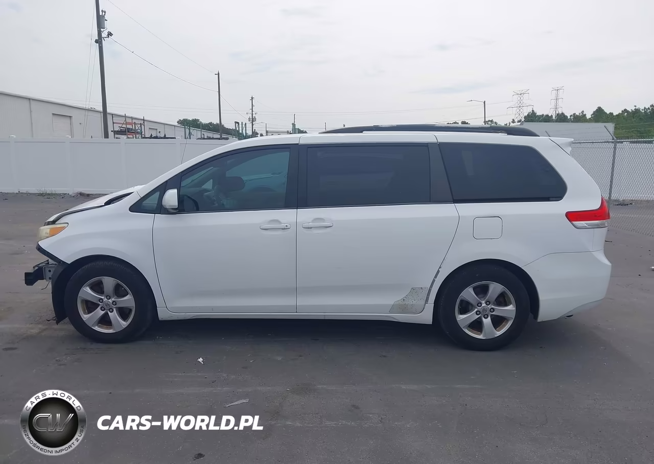 2013 Toyota Sienna Le V6 8 Passenger VIN:5TDKK3DC0DS319250 - 14