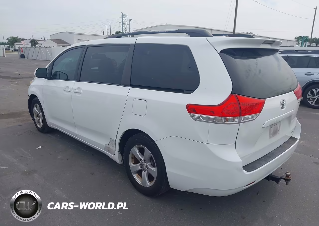 2013 Toyota Sienna Le V6 8 Passenger VIN:5TDKK3DC0DS319250 - 3