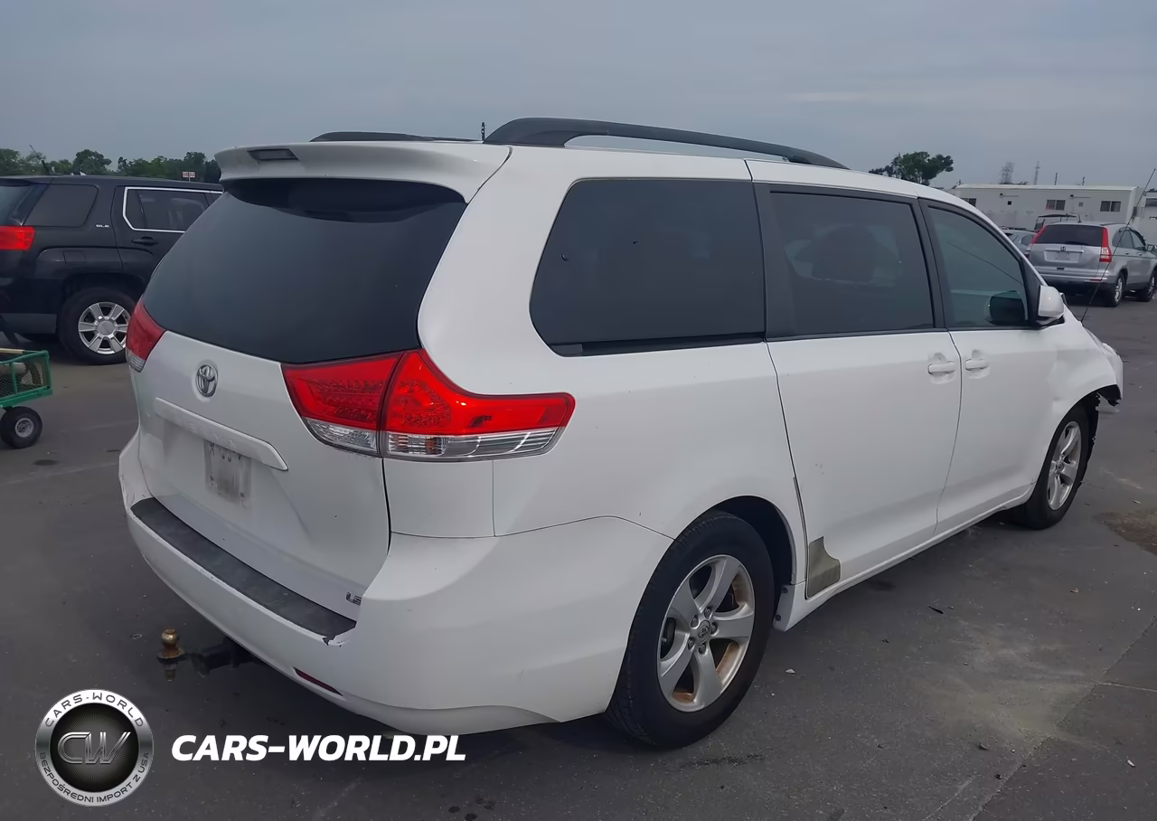 2013 Toyota Sienna Le V6 8 Passenger VIN:5TDKK3DC0DS319250 - 4
