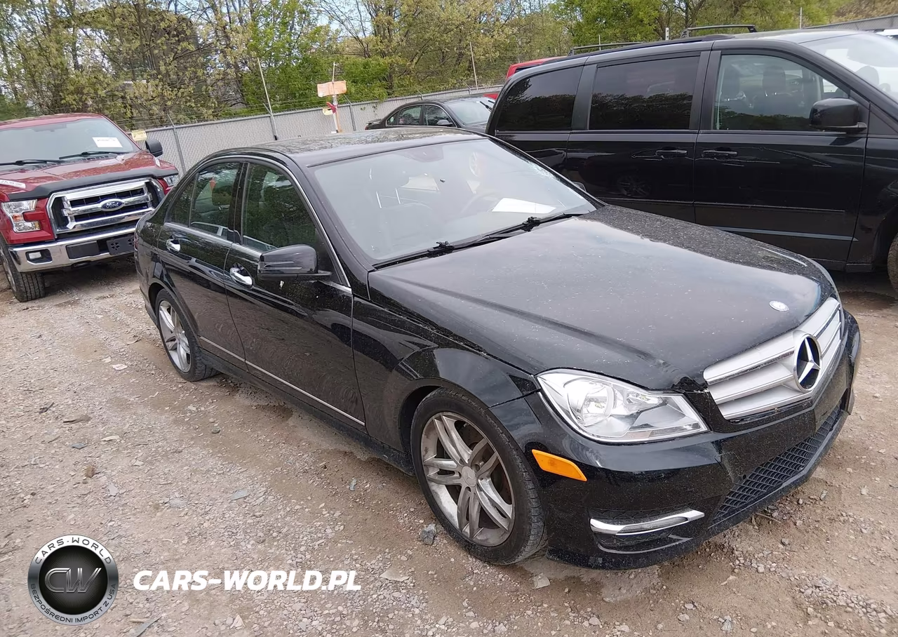 2013 Mercedes-Benz C 300 Sport 4Matic – zdjęcie 1 z 17