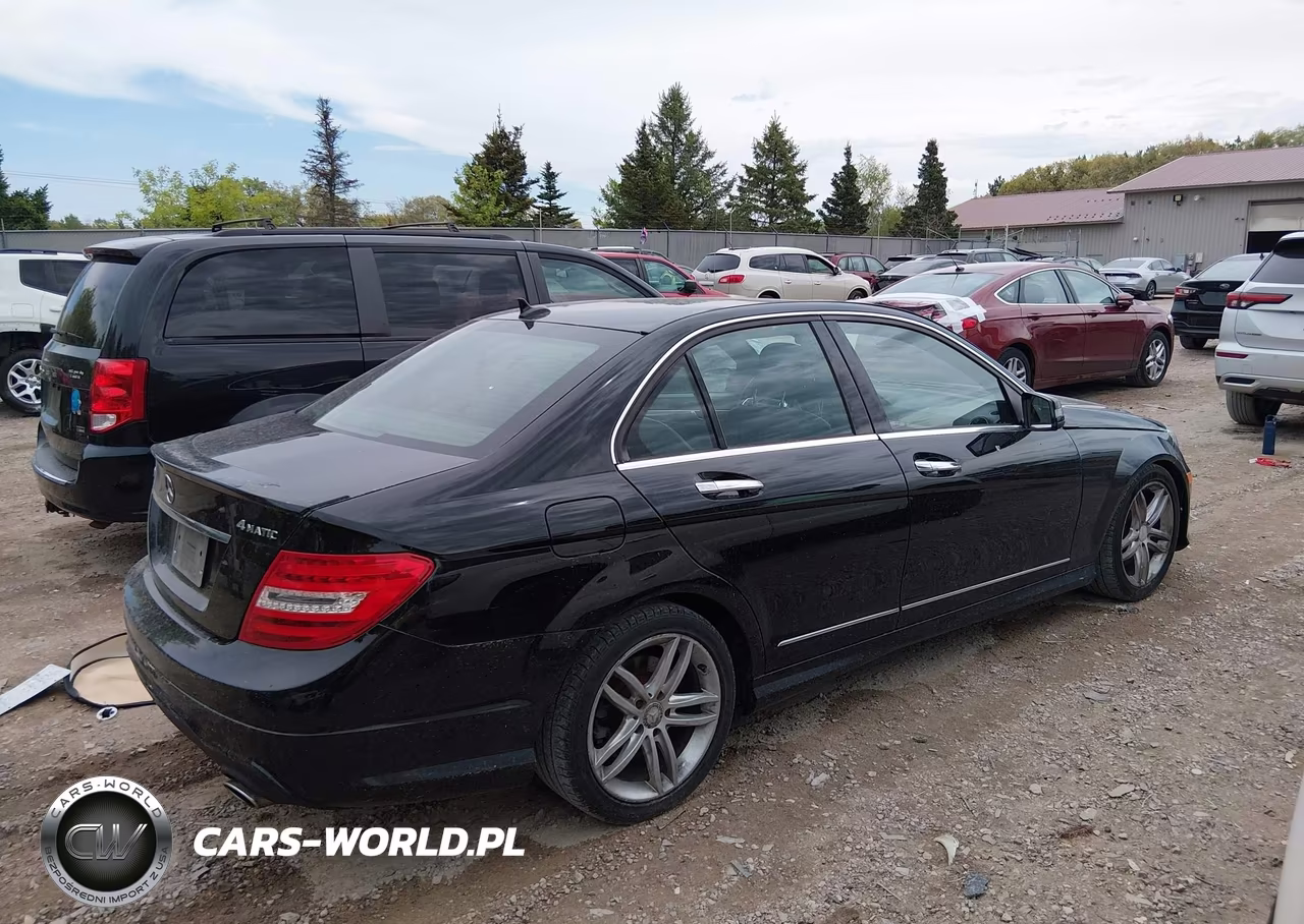 2013 Mercedes-Benz C 300 Sport 4Matic VIN:WDDGF8AB3DR241344 - 13