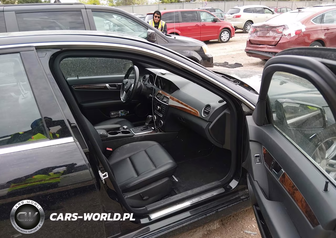 2013 Mercedes-Benz C 300 Sport 4Matic VIN:WDDGF8AB3DR241344 - 5
